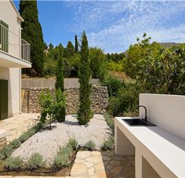 4 Bedroom villa with pool in Mlini, Sleeps 8